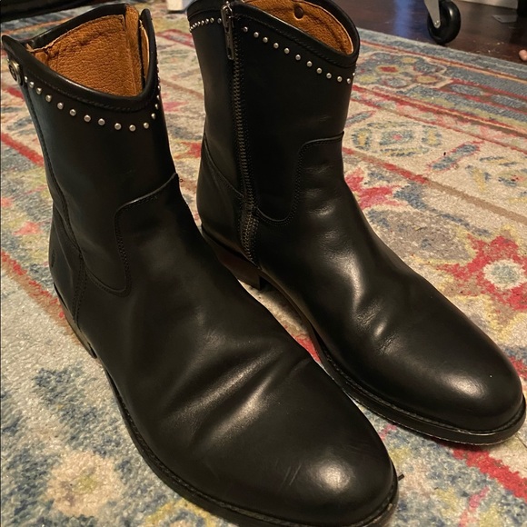 Frye Melissa Short Studded, EUC, 9.5 - Picture 2 of 8